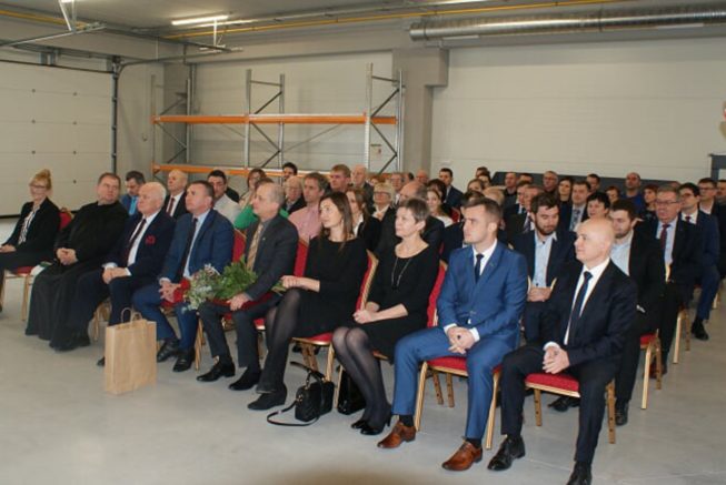 1544430349_6f194217a928556ad28b16a859fb2c58