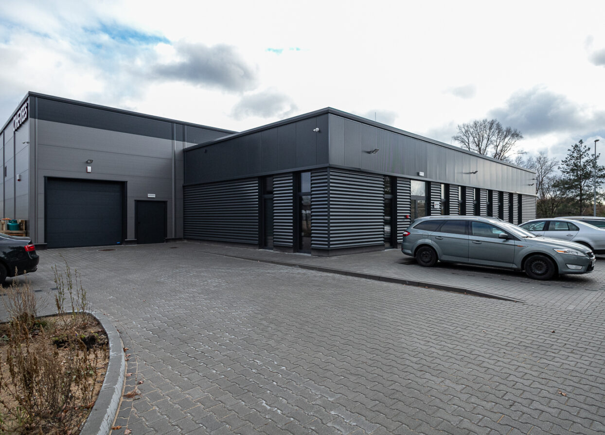 biuro-hala-magazynowa-dobrze-zaprojektowana-sklep-internetowy-Othertees