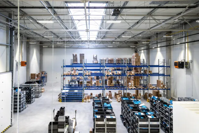 hala-magazynowa-sady-koło-poznania-finder-polska-siedziba-przekaźniki