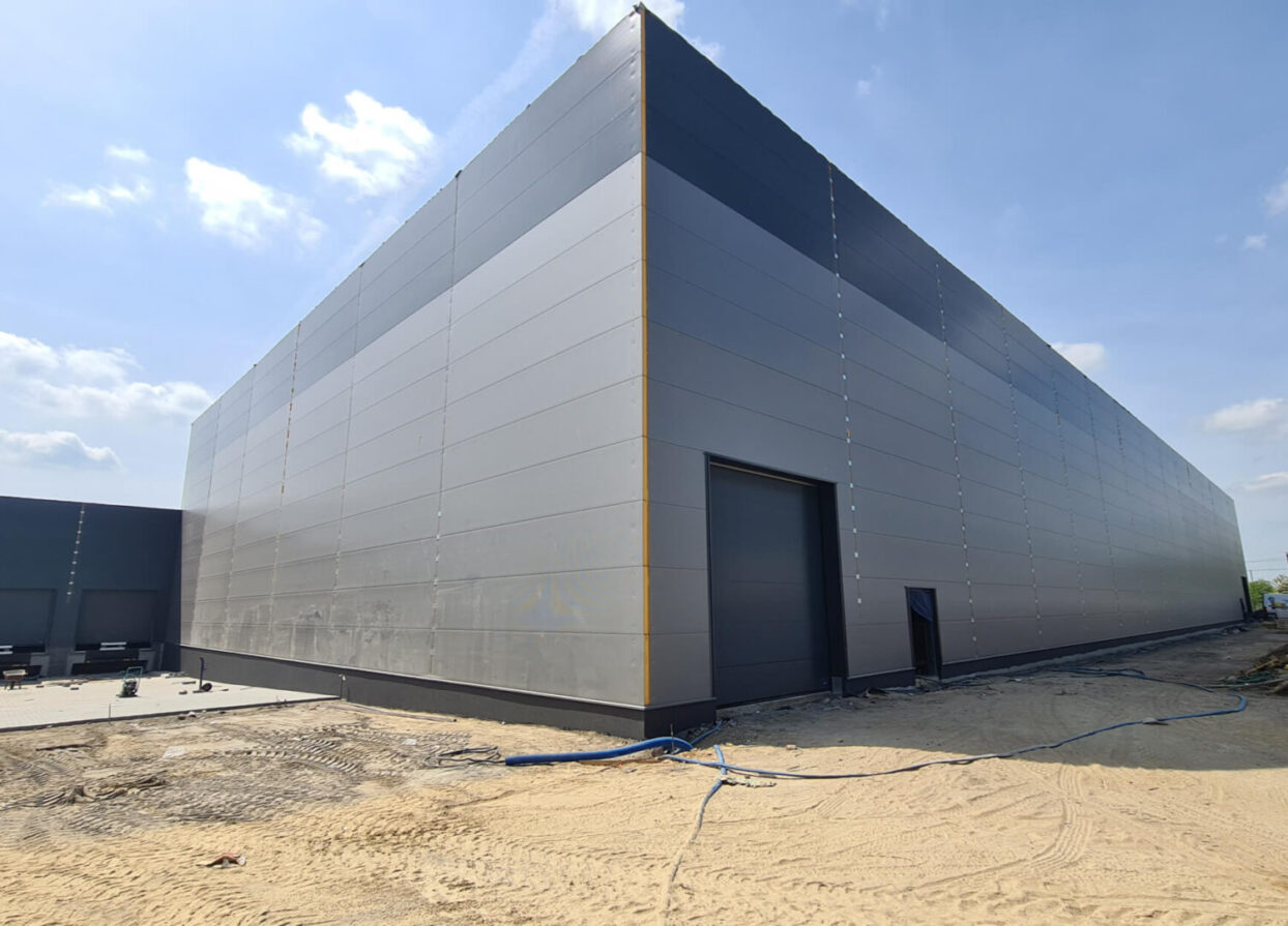 Łącznik-z-dokami-w-hali-4000m2-we-Wrześni
