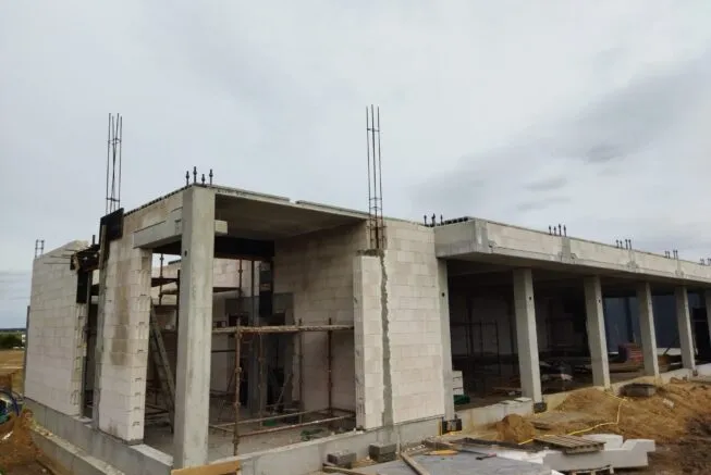 parter-biurowca-groomershop-pianowo-generalny-amwin-22