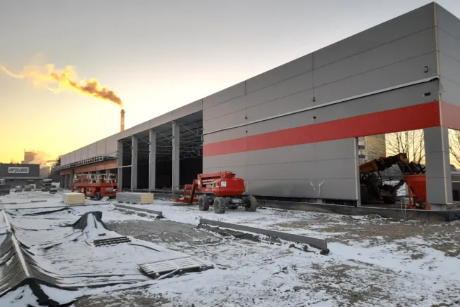 retail park w hali stalowej