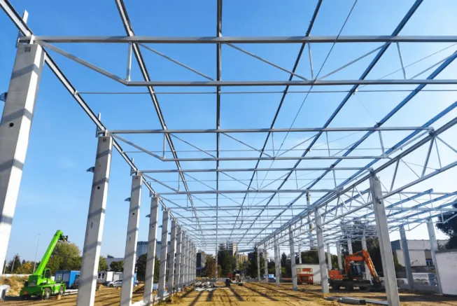 stalowa konstrukcja dachu retail parku