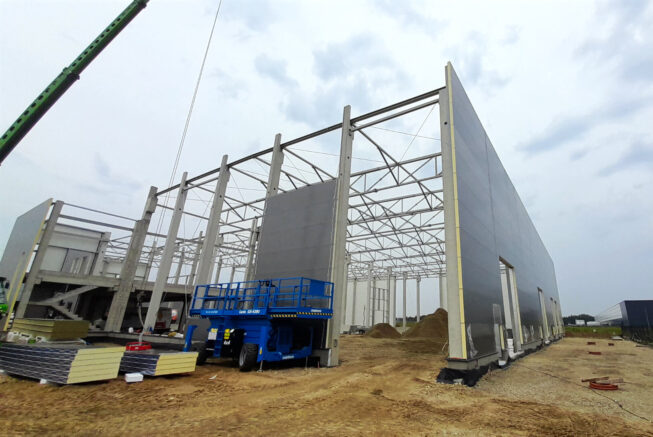 montaz-plyty-warstwowej