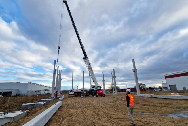 slupy-zelbetowe-konstrukcja-hali