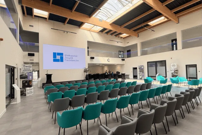 Atrium-Nowoczesnego-Centrum-Szkoleniowo-Konferencyjnego-Rodan-w-Poznaniu