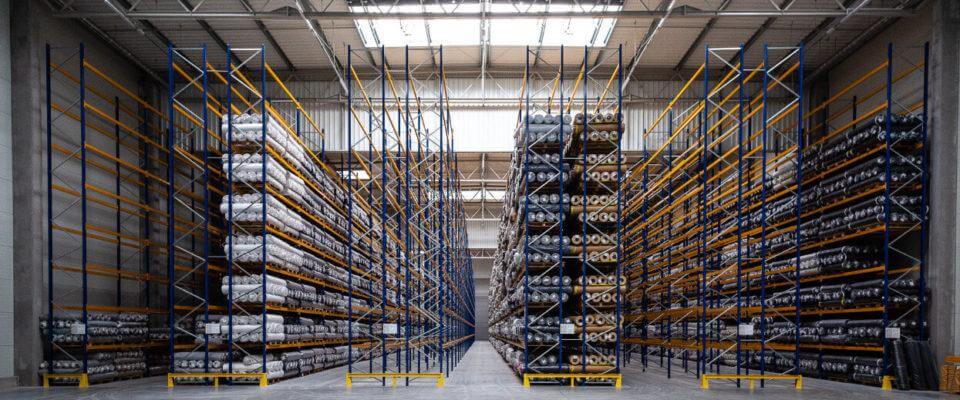 Hala magazynowa - regały wysokiego składowania