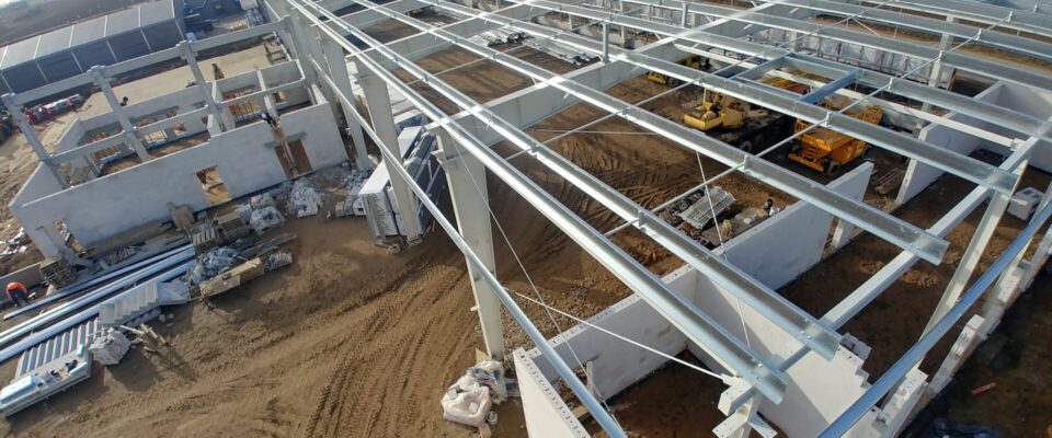 w strefie ekonomicznej w Niepruszewie koło Poznania rozbudowuje się zakłąd produkujący części do aut