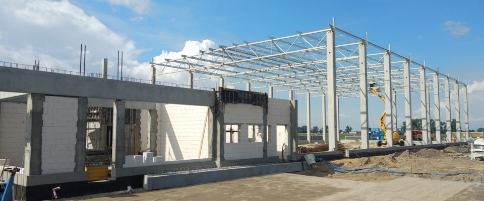 Budowa hali stalowej i żelbetowej