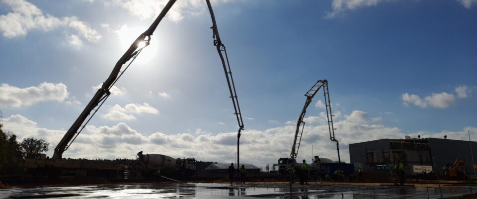 Wylewanie podkładów pod posadzkę Amwin